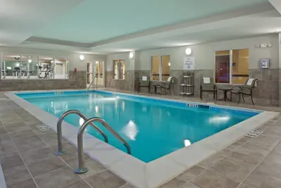 Photo 2 - Holiday Inn Express & Suites Dayton South Franklin by IHG