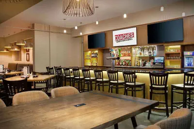 Photo 4 - DoubleTree by Hilton Chicago Midway Airport