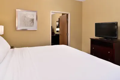 Photo 4 - Comfort Inn & Suites Sharonville - Cincinnati North