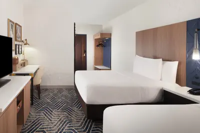 Photo 2 - Hotel Royer Urbana Champaign, Tapestry Collection by Hilton