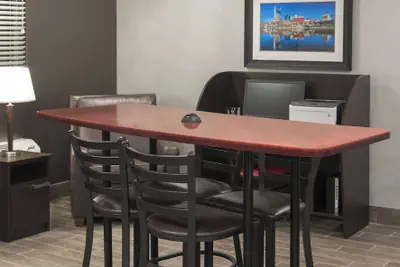 Photo 4 - My Place Hotel - Davenport/Quad Cities IA