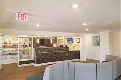 Photo 5 - Horizon Inn & Suites