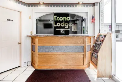 Photo 5 - Econo Lodge McDonough South