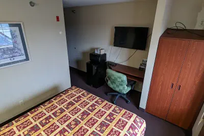 Photo 5 - St Clair Inn and Suites