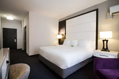Photo 3 - TRYP by Wyndham Savannah Downtown/Historic District