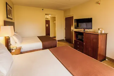 Photo 2 - Landmark Inn Fort Liberty