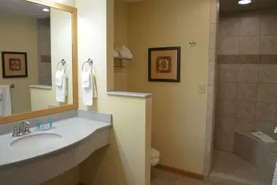 Photo 3 - Crossroads Hotel and Event Center