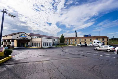 Photo 5 - Days Inn by Wyndham Sharonville