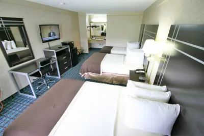 Photo 4 - Deluxe Inn Fayetteville - I-95 Exit 49