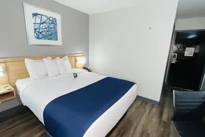 Photo 4 - Microtel Inn & Suites by Wyndham Tuscaloosa East