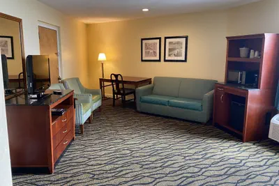 Photo 3 - Ocean Sands Beach Boutique Inn - Stay At the Beach