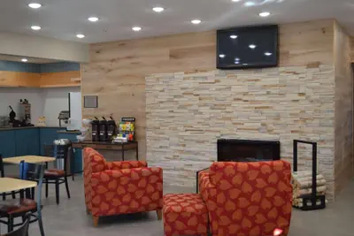 Photo 3 - Country Inn & Suites by Radisson, Fairview Heights, IL