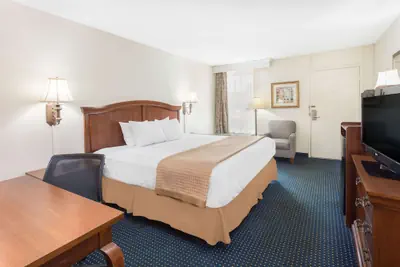 Photo 3 - Baymont by Wyndham Rocky Mount I-95