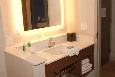 Photo 4 - Holiday Inn Express & Suites Decatur by IHG
