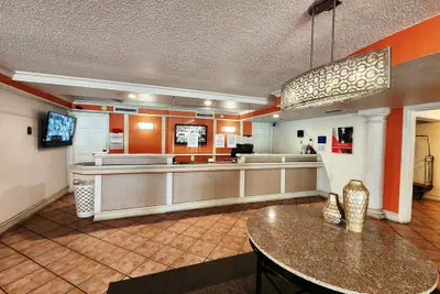 Photo 2 - Budget Host Inn- Medical Center