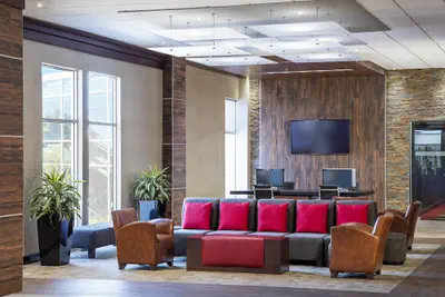 Photo 2 - Four Points by Sheraton Chicago O'Hare Airport