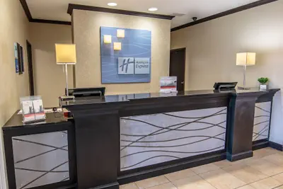Photo 2 - Holiday Inn Express & Suites Farmington by IHG