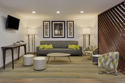 Photo 4 - Holiday Inn Express Hotel & Suites Phenix City - Columbus by IHG