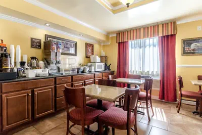 Photo 5 - Rodeway Inn & Suites Jacksonville near Camp Lejeune