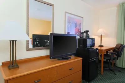 Photo 2 - Comfort Inn & Suites Zanesville City Center