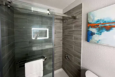 Photo 5 - La Quinta Inn & Suites by Wyndham South Holland