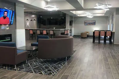 Photo 3 - La Quinta Inn & Suites by Wyndham Coralville Iowa City