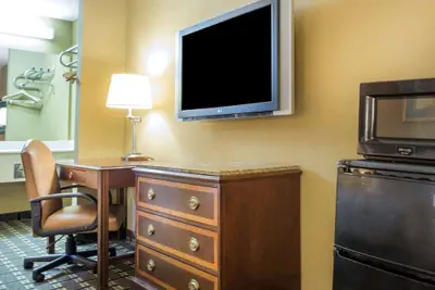 Photo 4 - Econo Lodge Acworth East