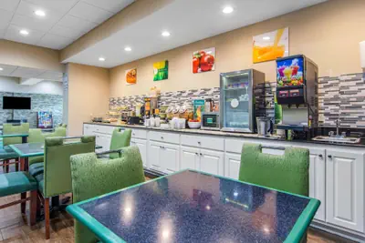 Photo 5 - Quality Inn & Suites Union City - Atlanta South