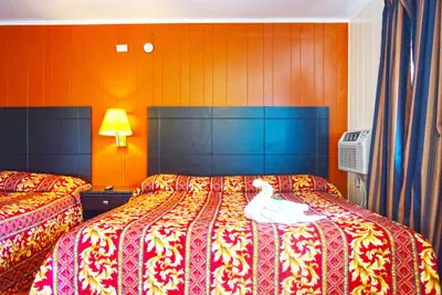 Photo 3 - Skyview Manor Motel