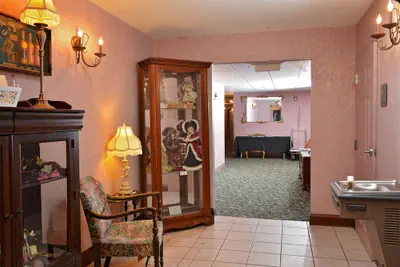 Photo 4 - Our Guest Inn and Suites - Downtown