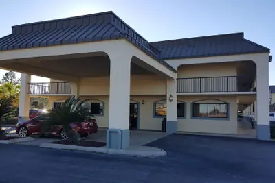 Photo 2 - Quality Inn Mobile West Tillmans Corner