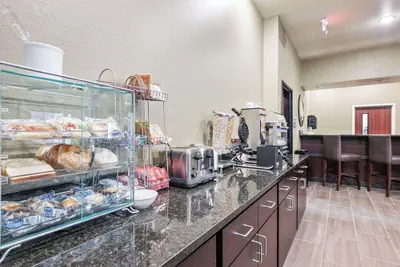 Photo 4 - Cobblestone Hotel & Suites - Foley