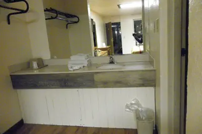Photo 2 - Guest Inn