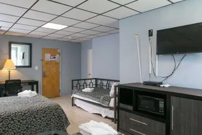 Photo 4 - Hammock Inn & Suites - Jersey Shore