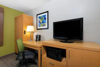 Photo 2 - Holiday Inn Express & Suites Wheat Ridge-Denver West by IHG