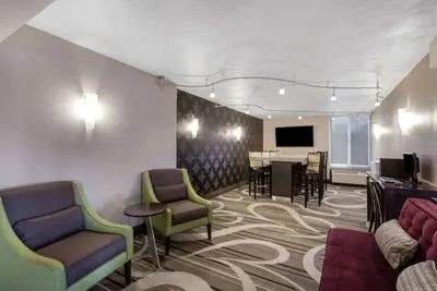 Photo 4 - La Quinta Inn by Wyndham Binghamton - Johnson City