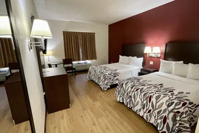 Photo 5 - Red Roof Inn Sandusky - Milan