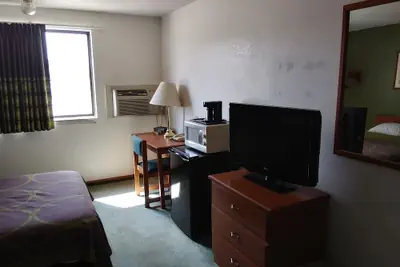 Photo 3 - Capital O Amerihost Inn and Suites Kingdom City Hwy 54 MO