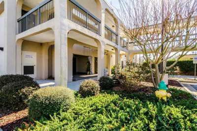 Photo 4 - Quality Inn Lumberton North