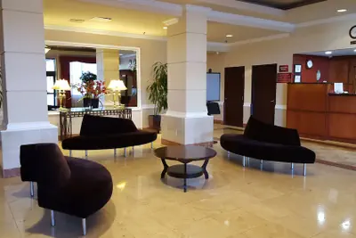 Photo 4 - Ramada Plaza by Wyndham Atlanta Airport