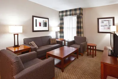 Photo 2 - DoubleTree by Hilton Dayton Fairborn