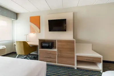 Photo 5 - Baymont by Wyndham Westampton
