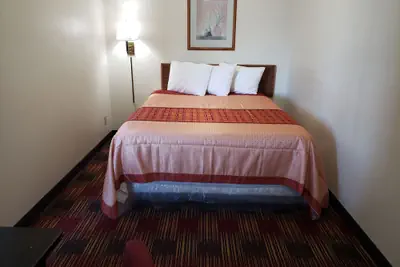 Photo 3 - Americas Best Value Inn & Suites Harrisonville