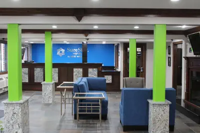 Photo 2 - Ramada by Wyndham Cedar Rapids South