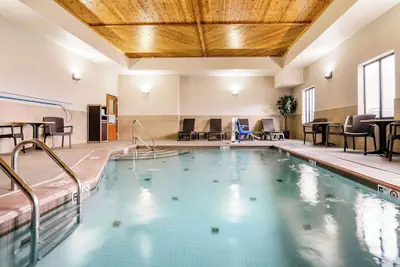 Photo 4 - Comfort Inn & Suites Independence