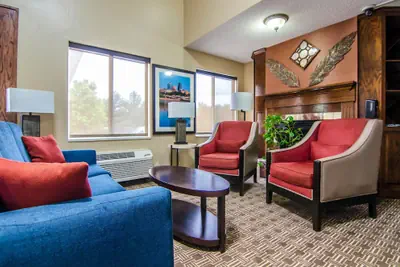 Photo 4 - Quality Suites St. Joseph