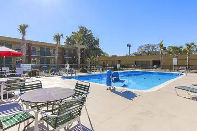 Photo 2 - Clarion Inn Columbia Airport