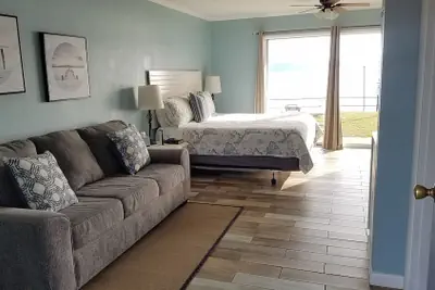 Photo 5 - Willow Beach Resort
