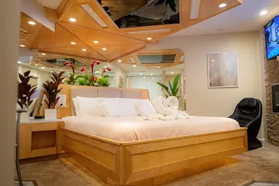 Photo 3 - Sybaris Pool Suites