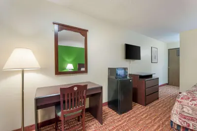 Photo 2 - Rodeway Inn Benton